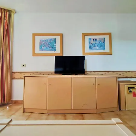 Apartamento Con 1 Y Vistas Al Piscina, En * Costa Del Silencio