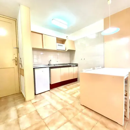 Apartamento Con 1 Y Vistas Al Piscina, En *
