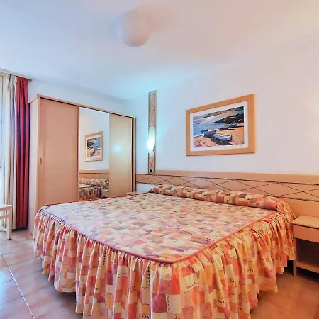 Apartamento Con 1 Y Vistas Al Piscina, En Apartment
